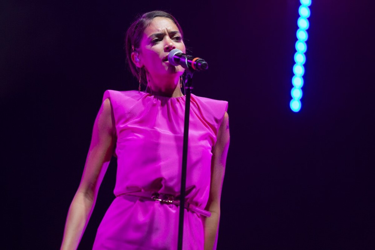 Elodie e il presunto bacio con una famosa cantante: il web non smette di parlare