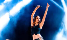 elodie interrompe concerto video virale