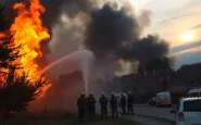 incendio a roma evacuazioni e allerta massima 1760813059
