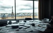 isolamento politico per macron le critiche dei former premier sulla sua leadership 1759873774