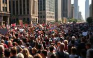 massicce manifestazioni negli stati uniti contro lagenda di trump 1760811586