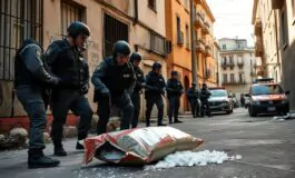 operazione anti droga a caivano sequestrati oltre 1 chilo di cocaina nella lotta al traffico illegale 1759927197 265x160