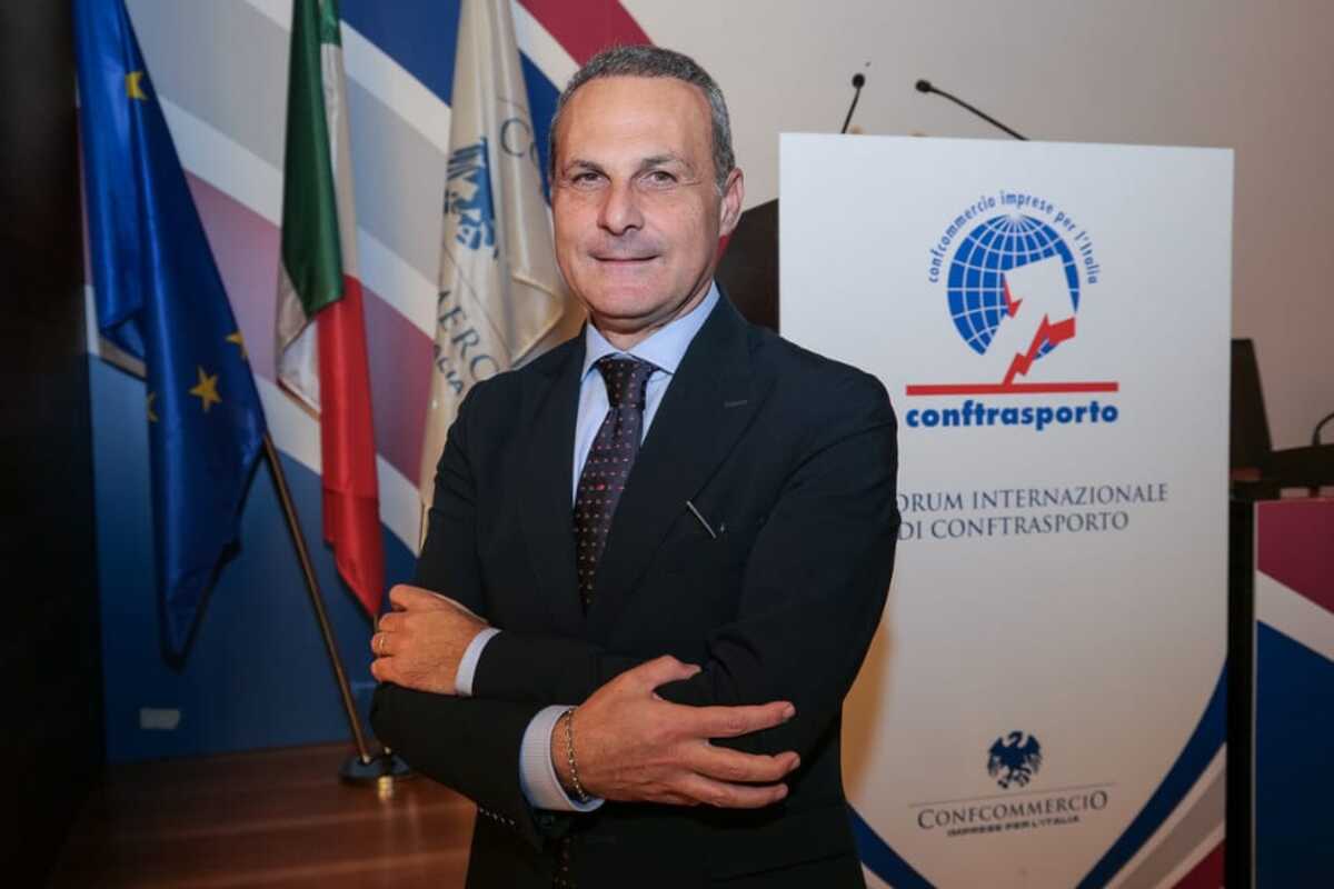https://www.notizie.it/wp-content/uploads/2025/10/pasquale-russo-presidente-di-conftrasporto-confcommercio-e-vp-di-confcommercio-nazionale-copia.jpeg