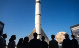 sean duffy invita kim kardashian a scoprire il kennedy space center dopo le sue dichiarazioni sulla luna 1761949140 265x160