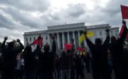 tbilisi in subbuglio manifestanti tentano di assaltare il palazzo presidenziale python 1759676069