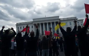 tbilisi in subbuglio manifestanti tentano di assaltare il palazzo presidenziale python 1759676069 364x230
