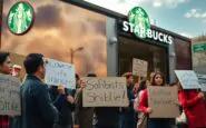baristi starbucks in sciopero richiesta di migliori condizioni lavorative 1763056906