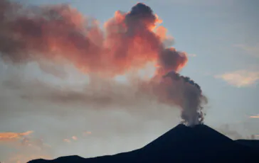 eruzione vulcano Semeru