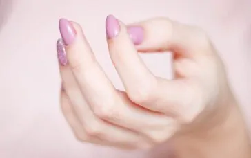 Cuticole e pellicine: come mantenerle sane nel tempo