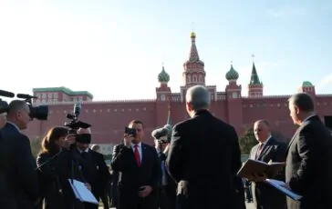 lavrov resta al suo posto il cremlino smentisce le voci di dimissioni 1762526044 364x230