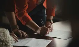 Procedimenti amministrativi bloccati senza motivazioni legali: il caso che scuote il cinema italiano