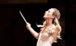 Quando una giovane direttrice d’orchestra scatena il dibattito