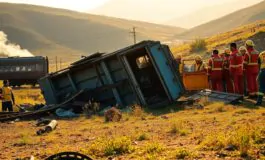 deragliamento del treno interoceano in messico 13 vittime e molti feriti cosa e accaduto 1766983123 265x160
