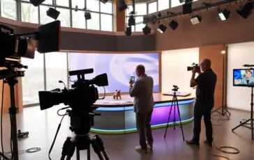 il ritorno di striscia la notizia grandi novita in prima serata su canale 5 1764709022 364x230