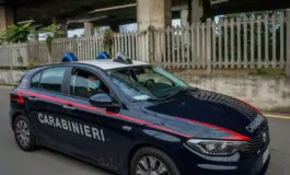 poliziotti rapinano campo rom