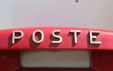 001-tecnici-informatici-provando-risolvere-guasto