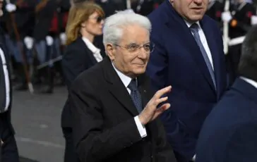 mattarella accende braciere milano cortina 2026