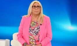 001-conduttrice-tv-occhio-non-accenna-guarire