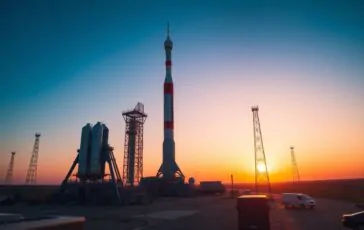 lancio di tre satelliti iraniani con razzo soyuz la missione dalla russia 1766941601 364x230