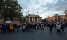 proteste in bulgaria il primo ministro zhelyazkov si dimette scenari futuri e reazioni 1765458028 265x160