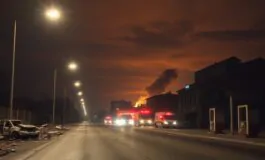 raid notturno russo in ucraina conseguenze drammatiche su energia e trasporti 1765048808 265x160