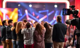 riccardo stimolo e linsulto omofobo ad amici un controverso episodio da ricordare 1766247714 265x160