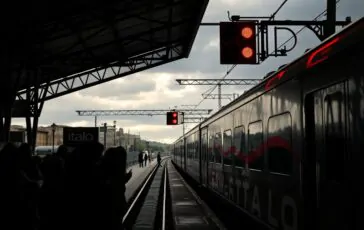 ritardi ferroviari a firenze investimento causa di disagi ai passeggeri 1766960318 364x230