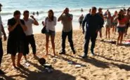 sparatoria a bondi beach attacco durante le festivita di hanukkah 1765739337