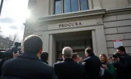 alfonso signorini respinge le accuse di violenza e estorsione 1767917099 265x160