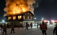 crans montana tragedia di capodanno esplosione mortale in un bar durante le celebrazioni 1767355192