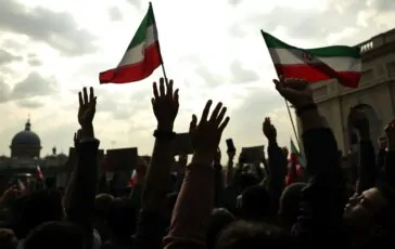 crescita delle tensioni tra iran e stati uniti a causa delle proteste 1767352401 364x230