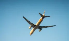 001-velivolo-venduto-cifra-simbolica-discute-futuro