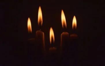 001-agenzia-funebre-comportamenti-sospetti-famiglia