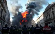 incendio a roma evacuate 200 persone e chiusa una strada principale 1767888452