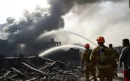 incendio devastante a karachi 14 morti e oltre 50 dispersi in un centro commerciale 1768813060