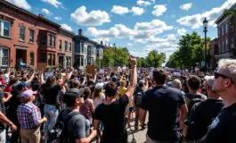 jake lang la sua manifestazione contro limmigrazione a minneapolis 1768725367 265x160