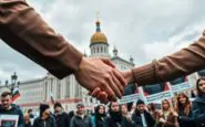 moskva confermata condanna a quattro anni per adolescente che ha affisso poster anti kremlin 1769097417