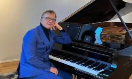 Dalla melodia al design: note e armonie diventano arte da indossare