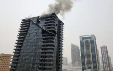 drone sospetto iraniano raggiunge un edificio alto a bahrain cosa sappiamo 1772305506 364x230