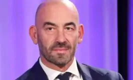 001-virologo-approfondisce-usanza-comune-italia