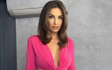 001-pubblico-urlo-inatteso-motivo-gesto