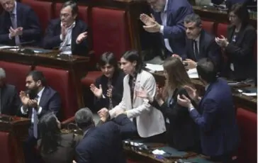 001-sinistra-sta-cambiando-volto-cosa-sta-accadendo