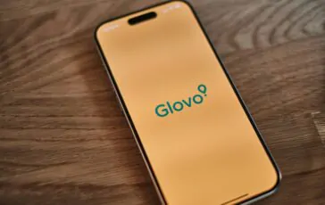 glovo rider caporalato
