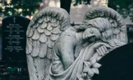Il gesto che ha sorpreso tutti: la verità dietro le sue notti al cimitero