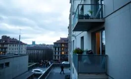 tragedia a milano ragazzo di 13 anni cade dallottavo piano e perde la vita 1770025400 265x160