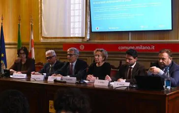 Rifiuti a Milano le capsule di caffe in alluminio si raccolgono nel sacco giallo 364x230