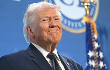 Trump Se il prezzo del petrolio aumenta facciamo un sacco di soldi 364x230