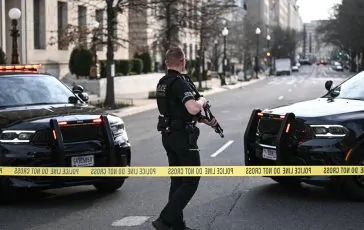 usa camion sfonda transenne casa bianca nessun ferito autista arrestato 2