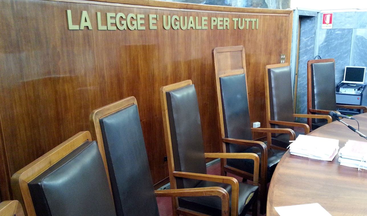 https://www.notizie.it/wp-content/uploads/2026/03/aula-di-tribunale-624f9fca.jpg