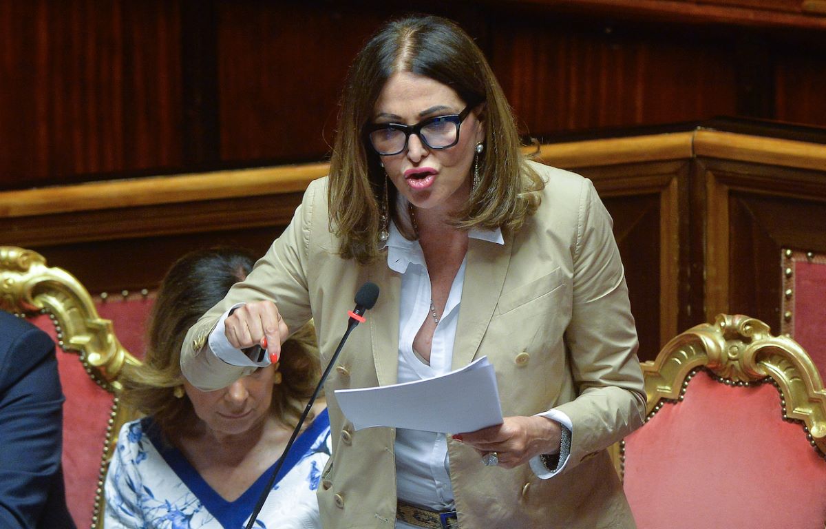 https://www.notizie.it/wp-content/uploads/2026/03/daniela-santanche-torna-sui-social-dopo-le-dimissioni-da-ministra-le-prime-parol-433ae447.jpg